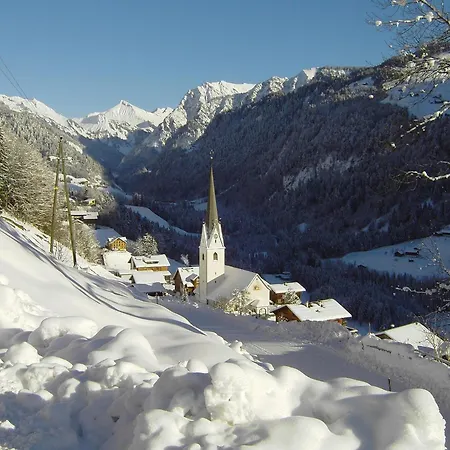 Dorfblick, * Sonntag